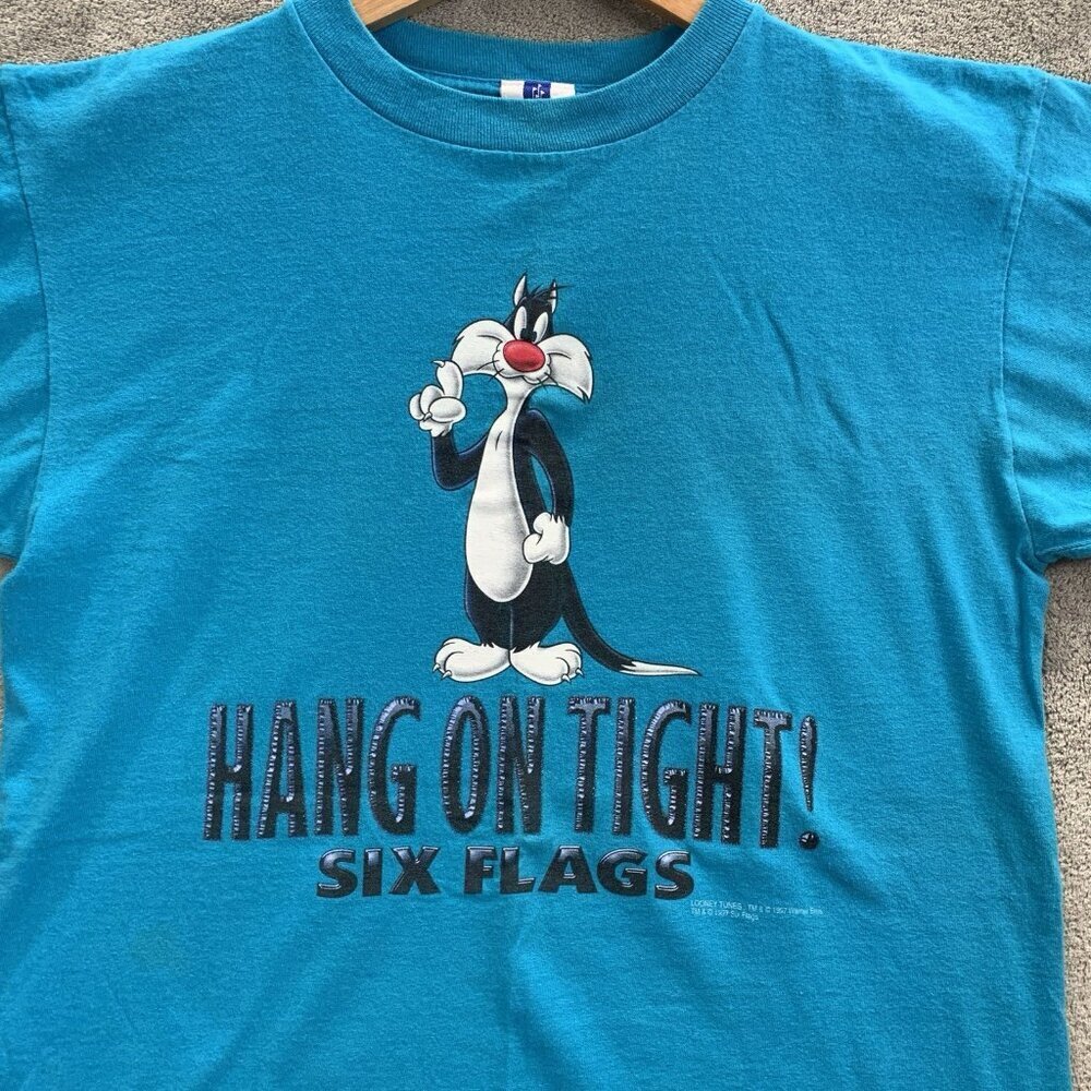 Vintage Six Flags Shirt Mens M Sylvester 1997 Hang On Tight Looney Tunes *FLAW - Picture 6 of 10
